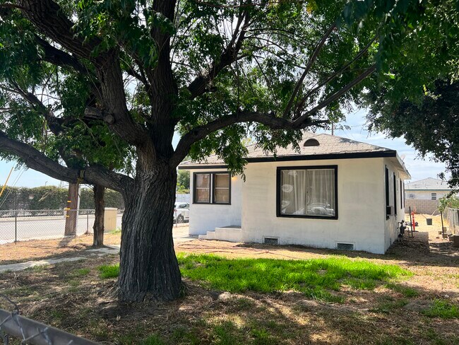 Building Photo - 8684 Juniper Ave