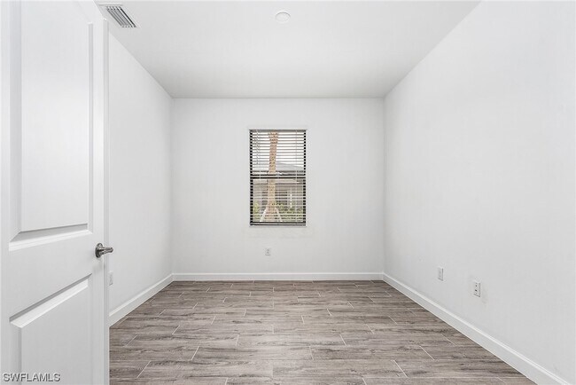 Building Photo - 18308 Ridgeline Dr