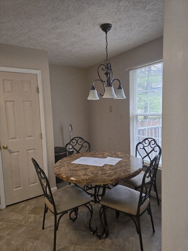 Foto del edificio - 5478 Prince William Ct