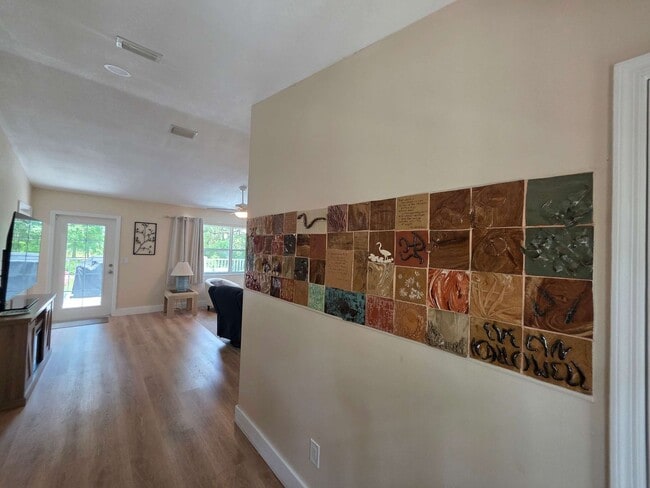 Building Photo - 3/2 Lake House