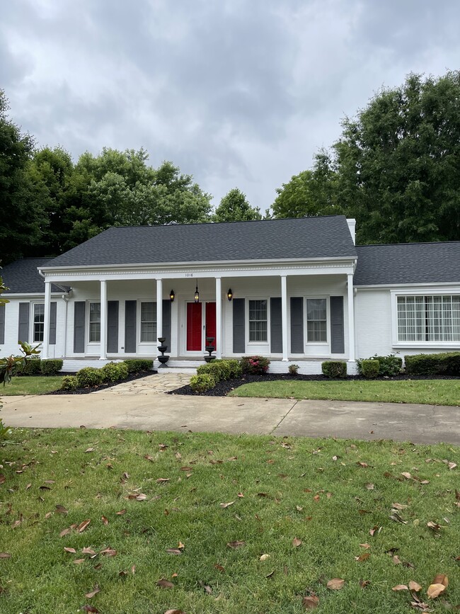 Building Photo - 1018 Randolph Cir SE