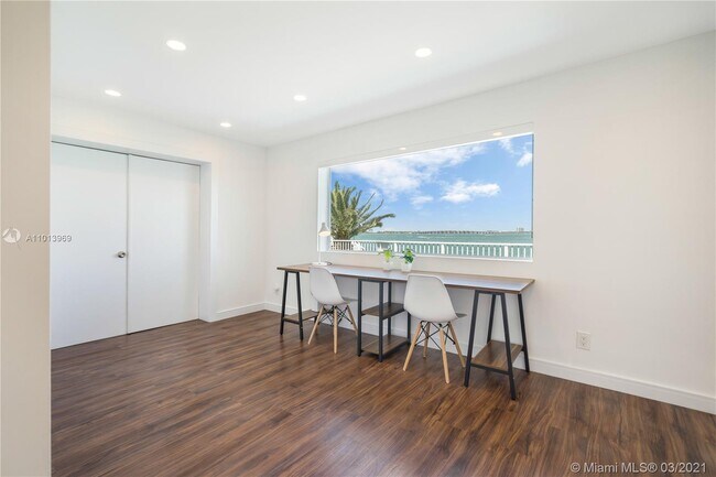 Foto del edificio - 1413 N Venetian Way