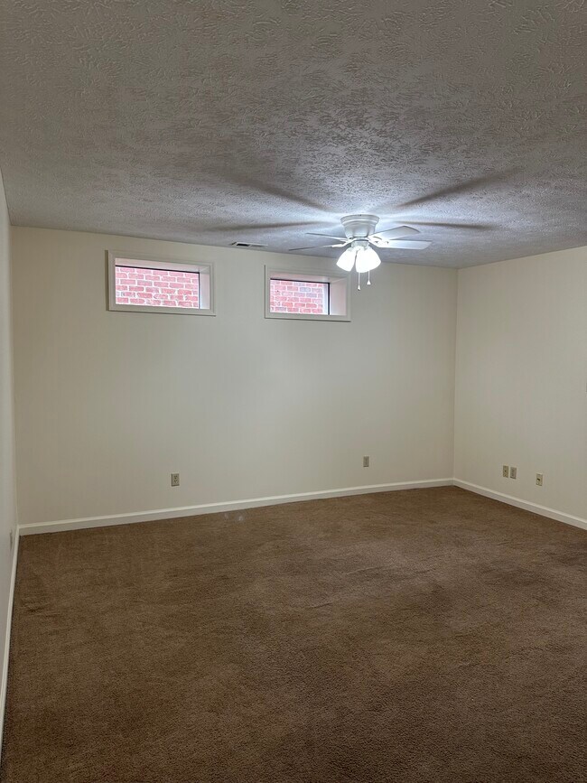 Foto del edificio - 117 E Main St