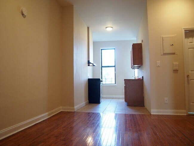 Building Photo - 1501 Broadway