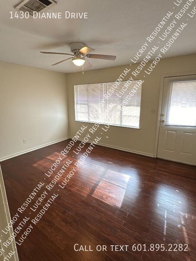 Building Photo - 1430 Dianne Dr