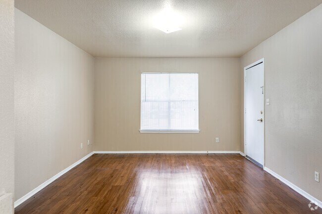 1BR, 1BA - 540SF - Living Room - Villa de San Alfonso Apartments