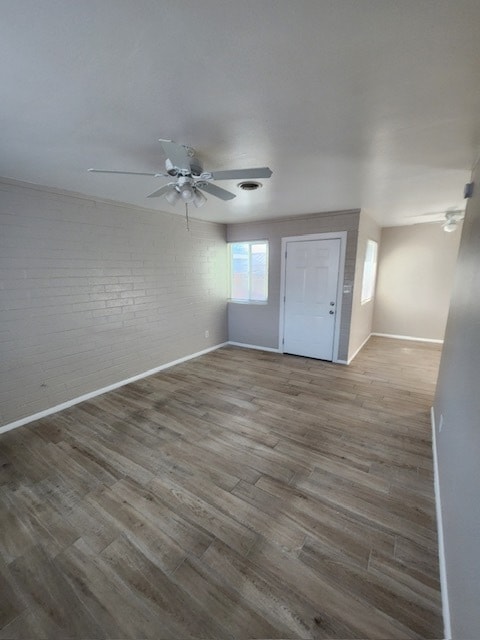 Building Photo - $1,375 2 Beds-1 Bath With Laundry Hookups ...