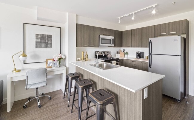 Interior Photo - The Bristol - 5738 175th Street