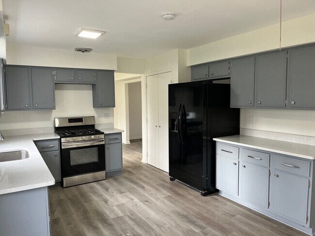 Foto del edificio - 797 Saratoga Ln