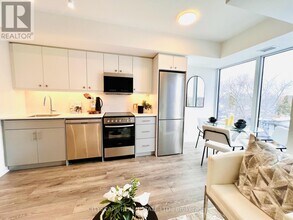 Building Photo - 2 Manderley Dr