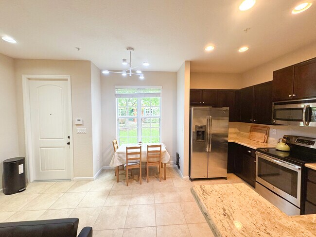 Foto del edificio - 720 SW 2nd Terrace