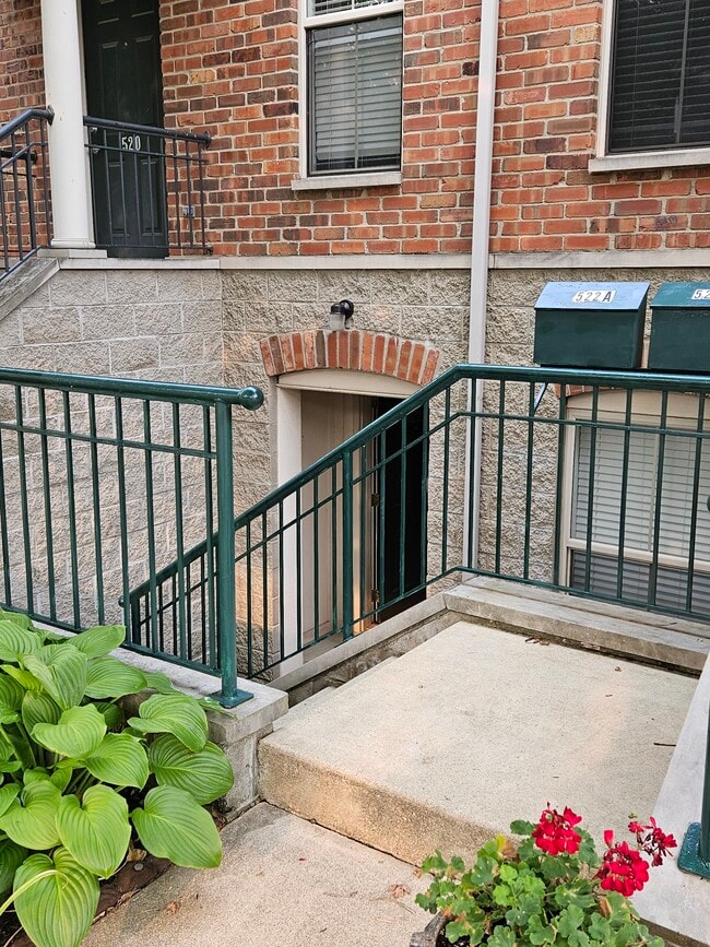 Building Photo - 522 N 5th St
