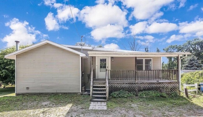 804 Berkshire Road (Upstairs entrance) - 804 Berkshire Rd
