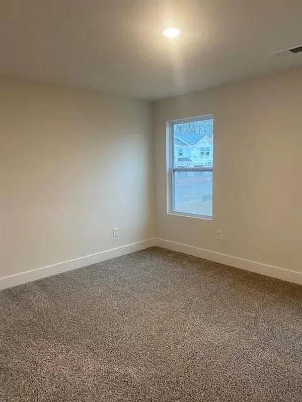 Building Photo - 822 Thread Wy