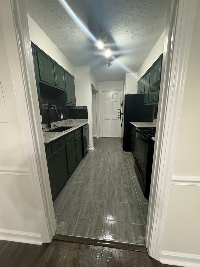 Kitchen - 146 Rue Fontaine