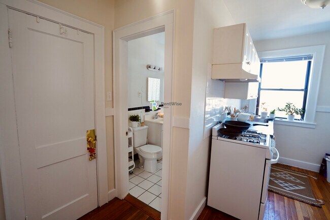 Building Photo - 433 Broadway