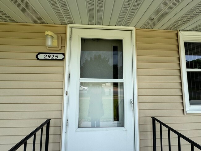 Foto del edificio - 2925 Leslie Ln