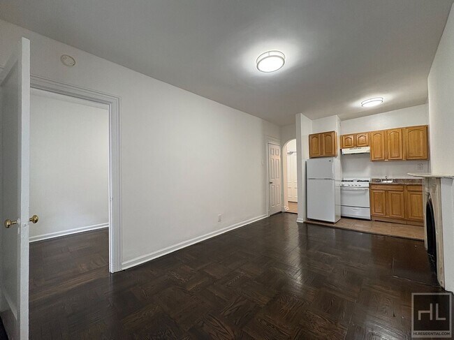 Building Photo - EAST 72 STREET