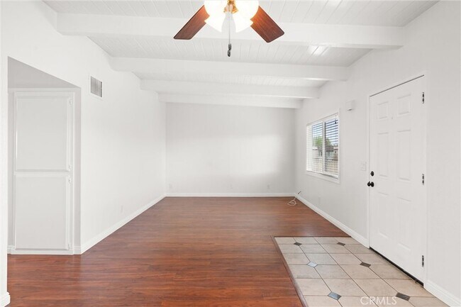 Foto del edificio - 18961 Florida St