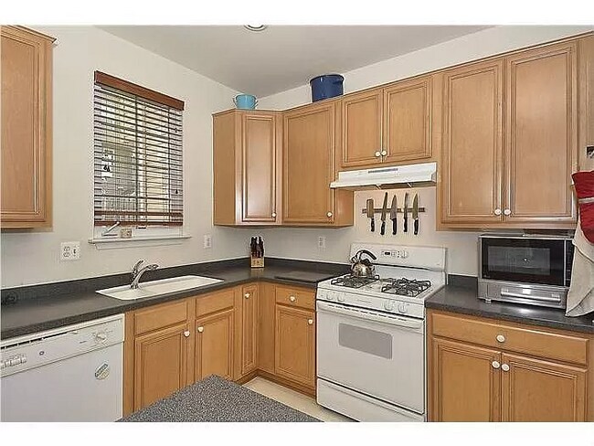 Kitchen - 13681 Harvest Glen Way