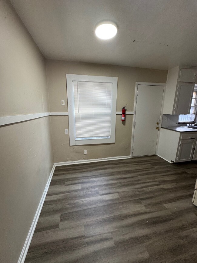 Foto del edificio - "Cozy 1-Bed Gem in Wichita's Heart - Perfe...