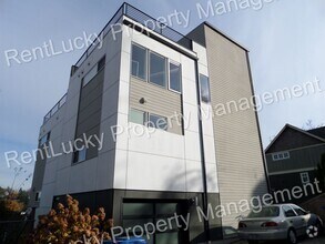 Building Photo - 1721 27th Ave