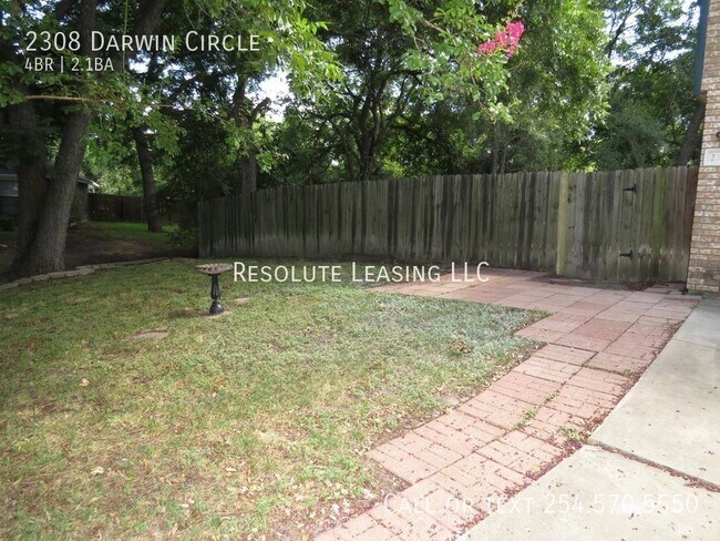 Foto del edificio - 2308 Darwin Cir