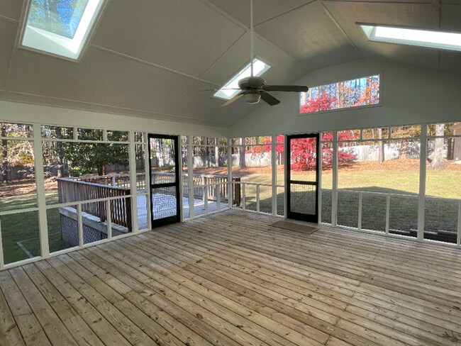Building Photo - 205 Farmington Woods Dr