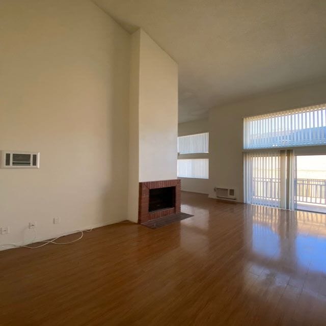 HighCeiling,2Bd1BA Loft Apt.w/Rooftop Deck - 1250 S Saltair Ave