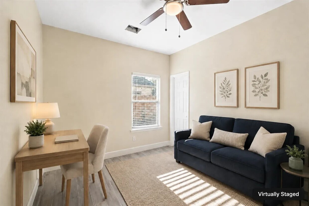 Foto del edificio - 5618 Ridgeway Dr