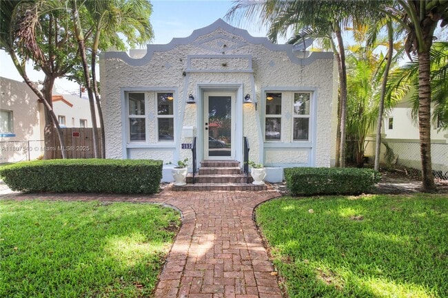 Building Photo - 1835 SW 11th St