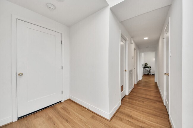 Foto del edificio - 14 Greenway Plz
