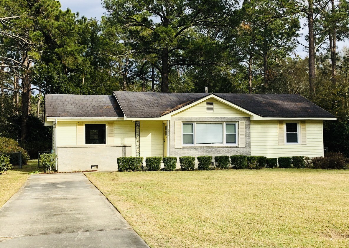 2017 4th St SE, Moultrie, GA 31768 House Rental in Moultrie, GA