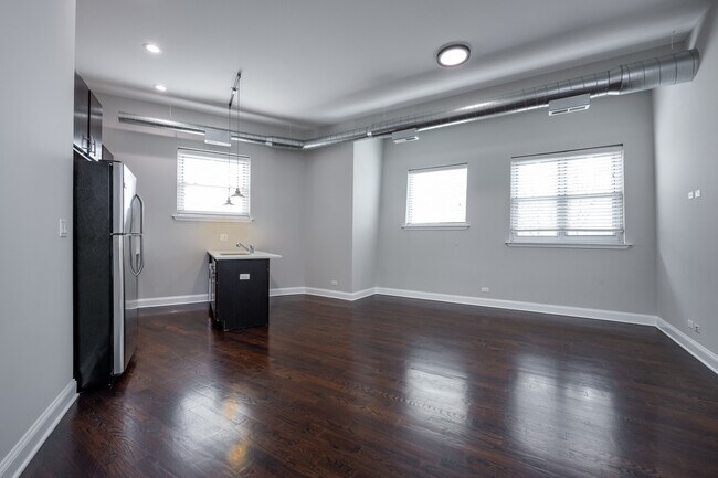 Foto del edificio - 7240 W Devon Ave