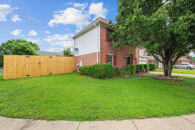 Building Photo - 3903 Caprice Dr