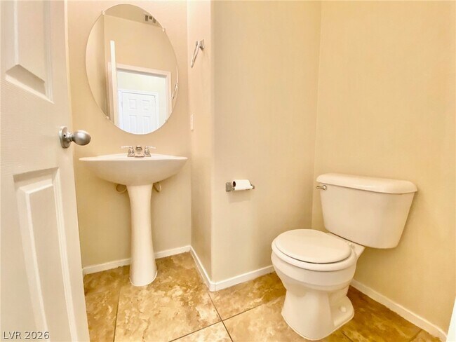 Foto del edificio - 1015 Maple Pines Ave