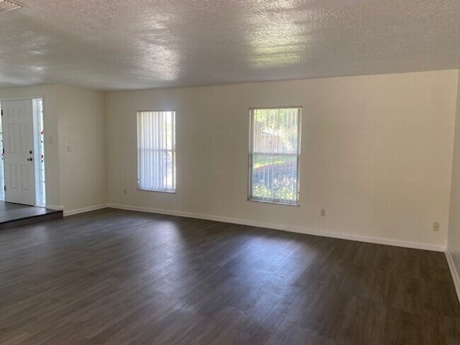 Foto del edificio - 3/2 Split Plan Pool Home in Indian Trails - Available 8/7