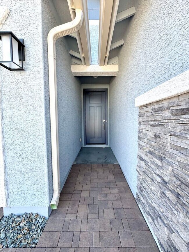Foto del edificio - MOVE IN SPECILAS!! New 5-Bedroom Home in Phoenix with Upgrades & Resort-Style Amenities