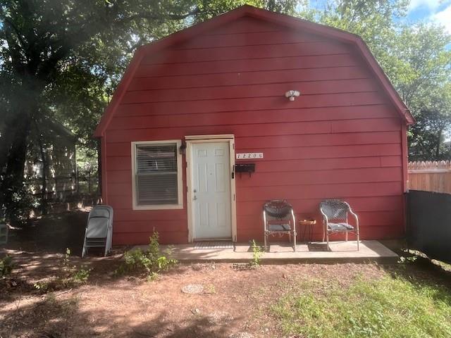 Primary Photo - 1220.5 Knight St