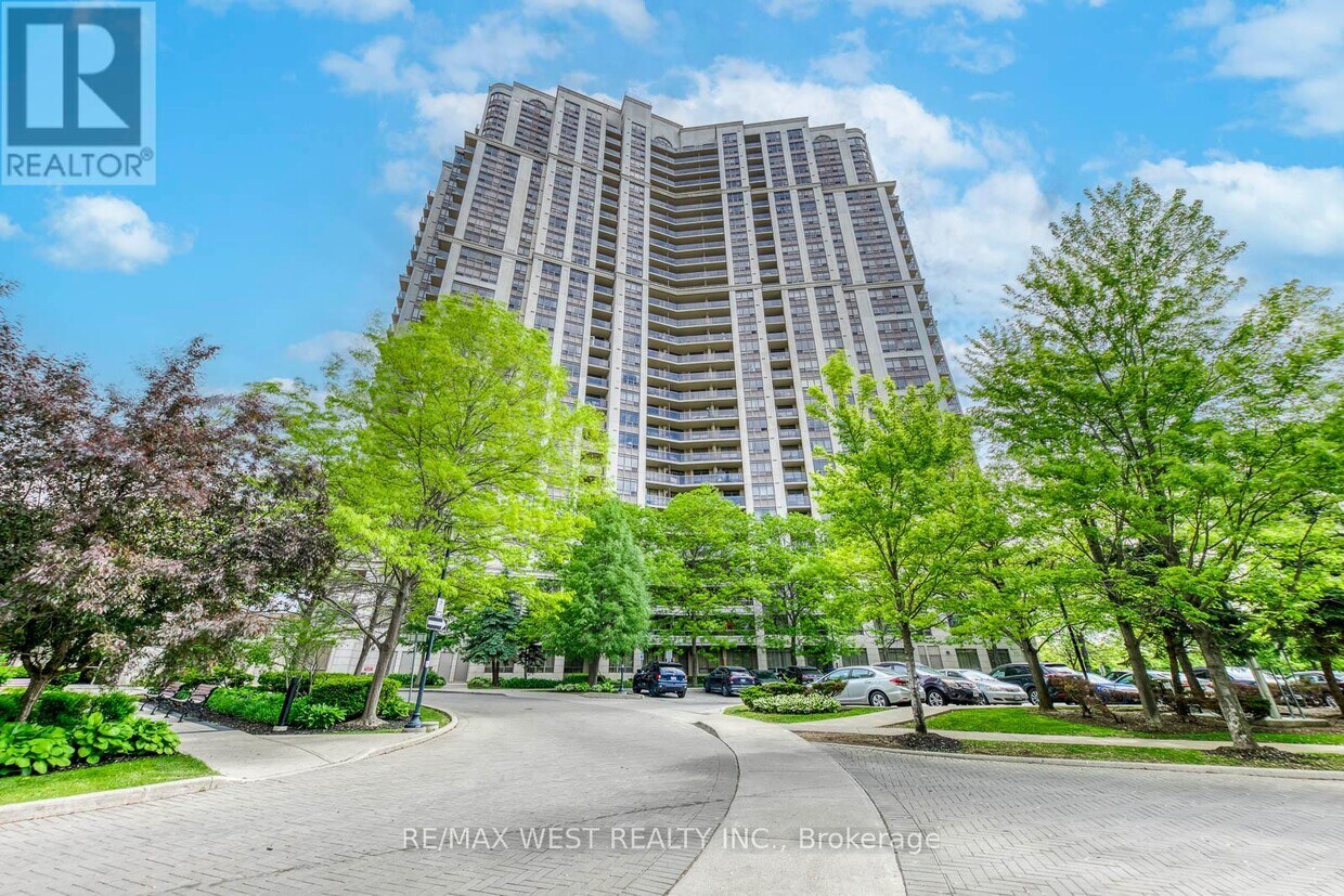 Photo principale - 700-1700 Humberwood Blvd