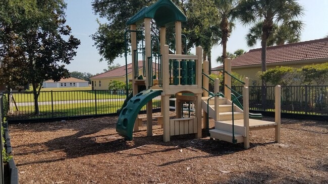 Foto del edificio - 2/2 Lehigh in Vistana Villas $500.00 Off First Month