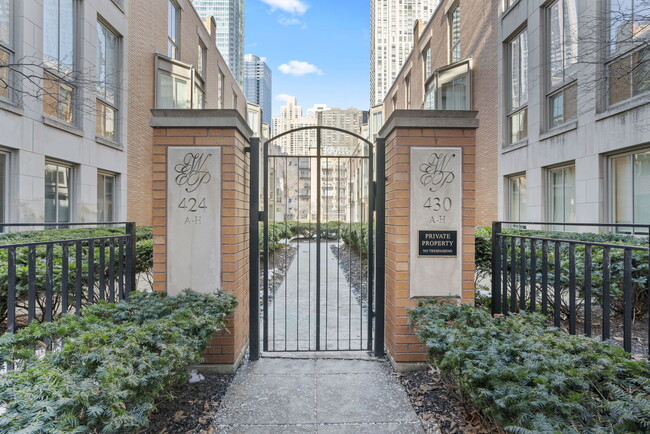 Building Photo - 424 E North Water St