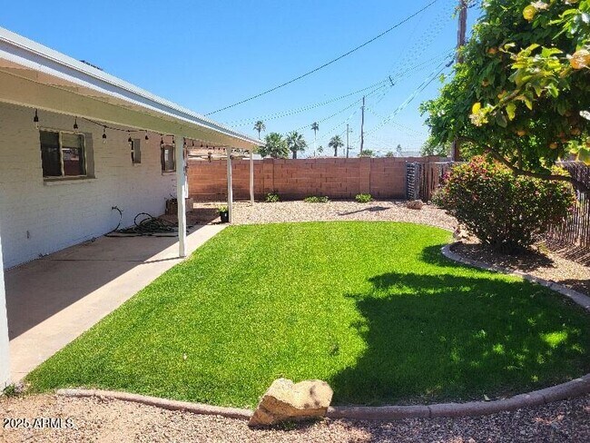 Foto del edificio - 6401 E Parkview Dr