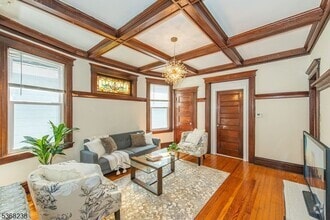 Building Photo - 207 Hillside Ave