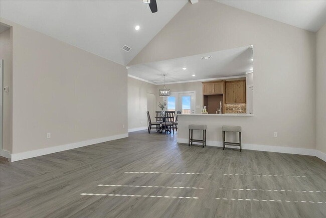 Building Photo - 133 Calvin Dr