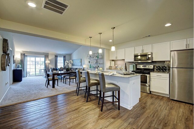 Foto del edificio - 4211 Pond Willow Rd