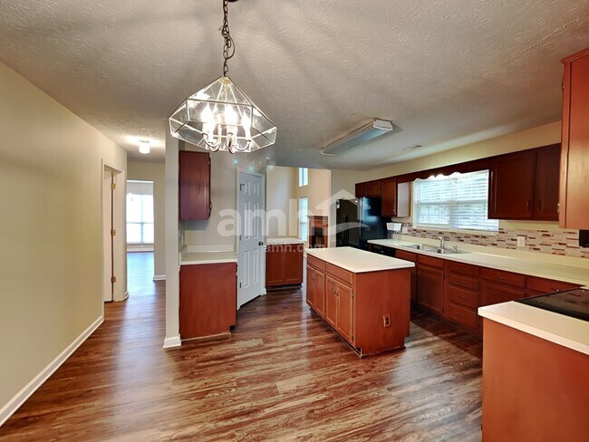 Building Photo - 2421 Keeling Dr