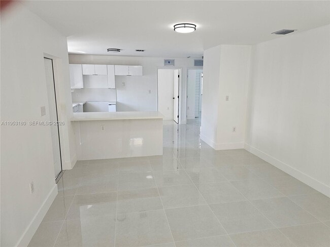 Foto del edificio - 1749 NW 69th St