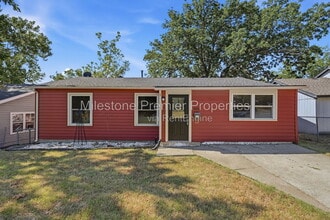 Building Photo - 1006 W Texas St