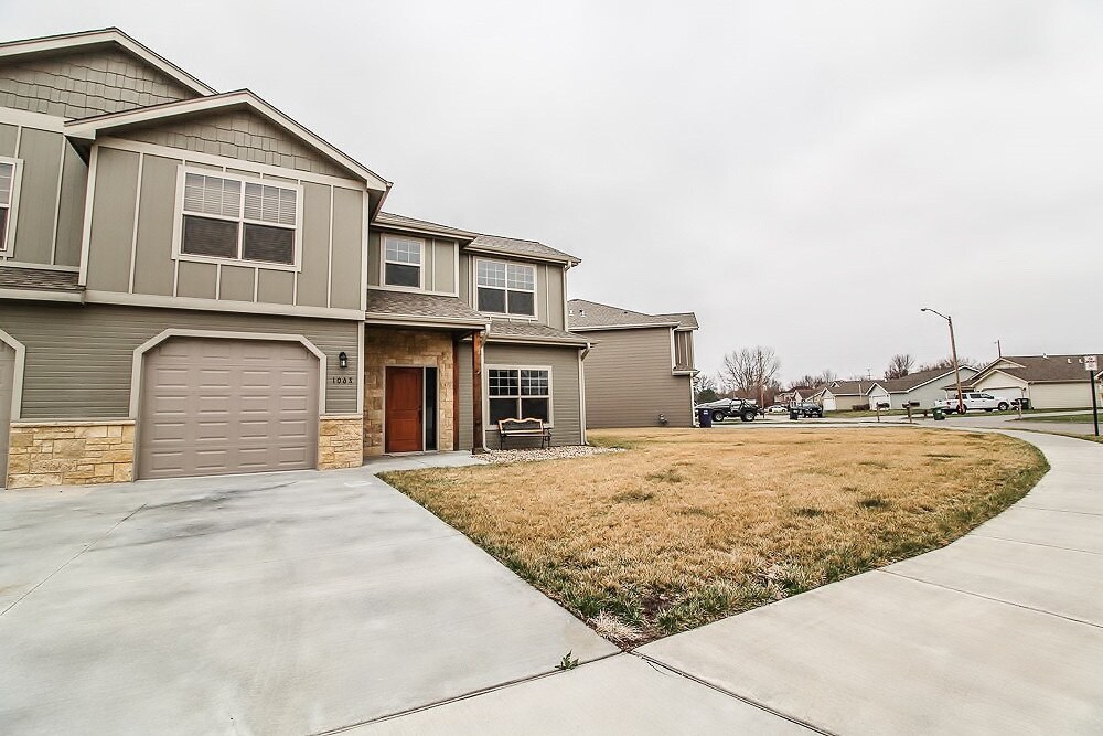2603 Buttonwood Dr, Manhattan, KS 66502 Townhome Rentals in Manhattan